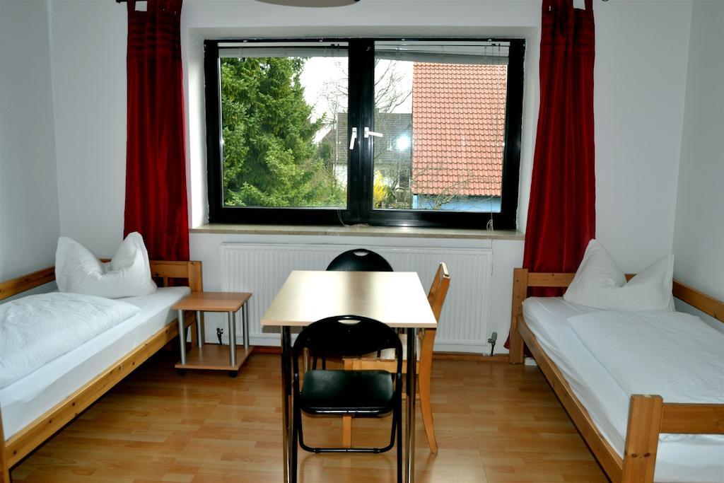 Gastehaus Sebastian Hostal Erding Habitación foto